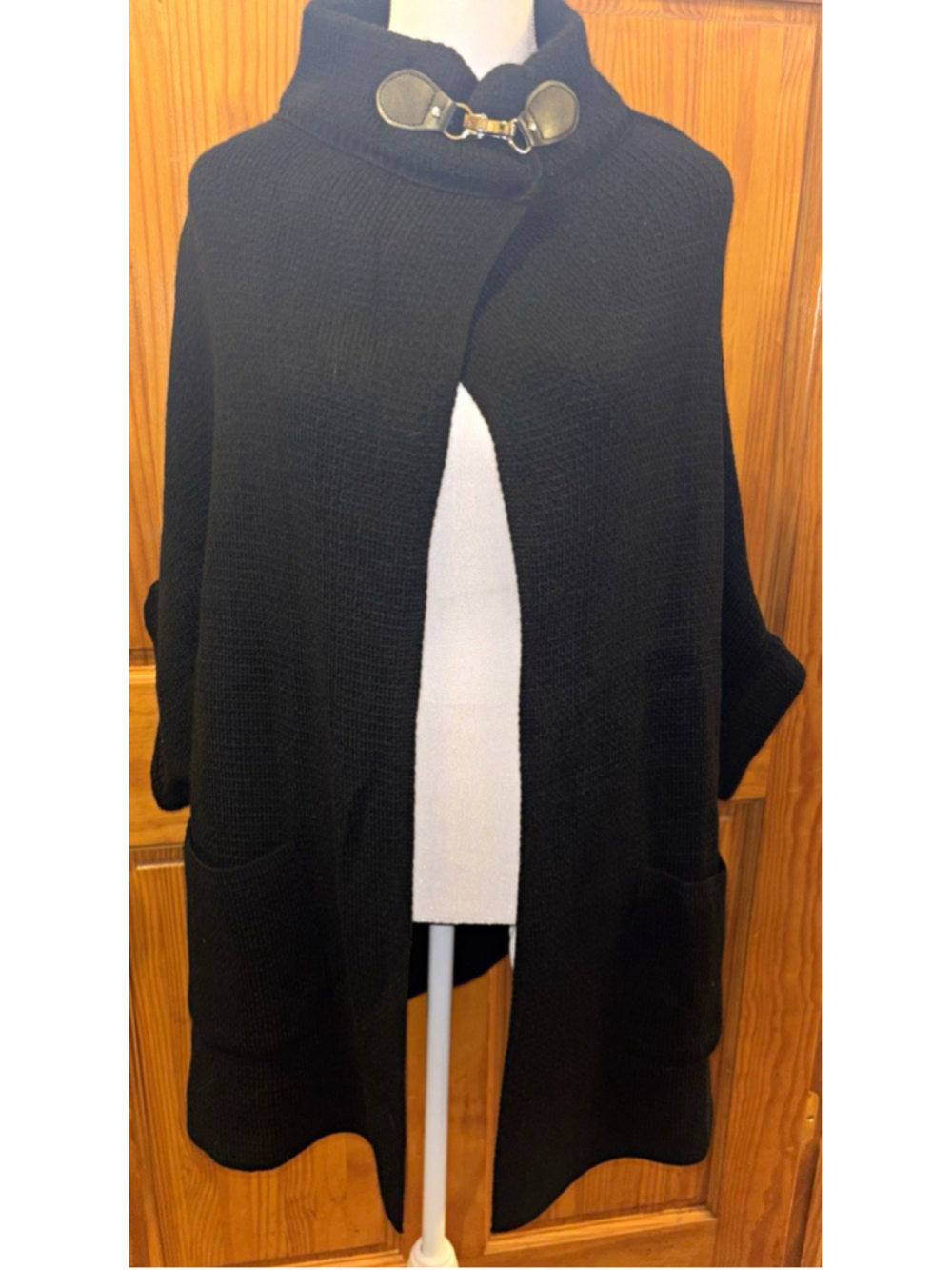 London Fog Collection Women’s Black Cape Collared Buckle Neck Relaxed One Size